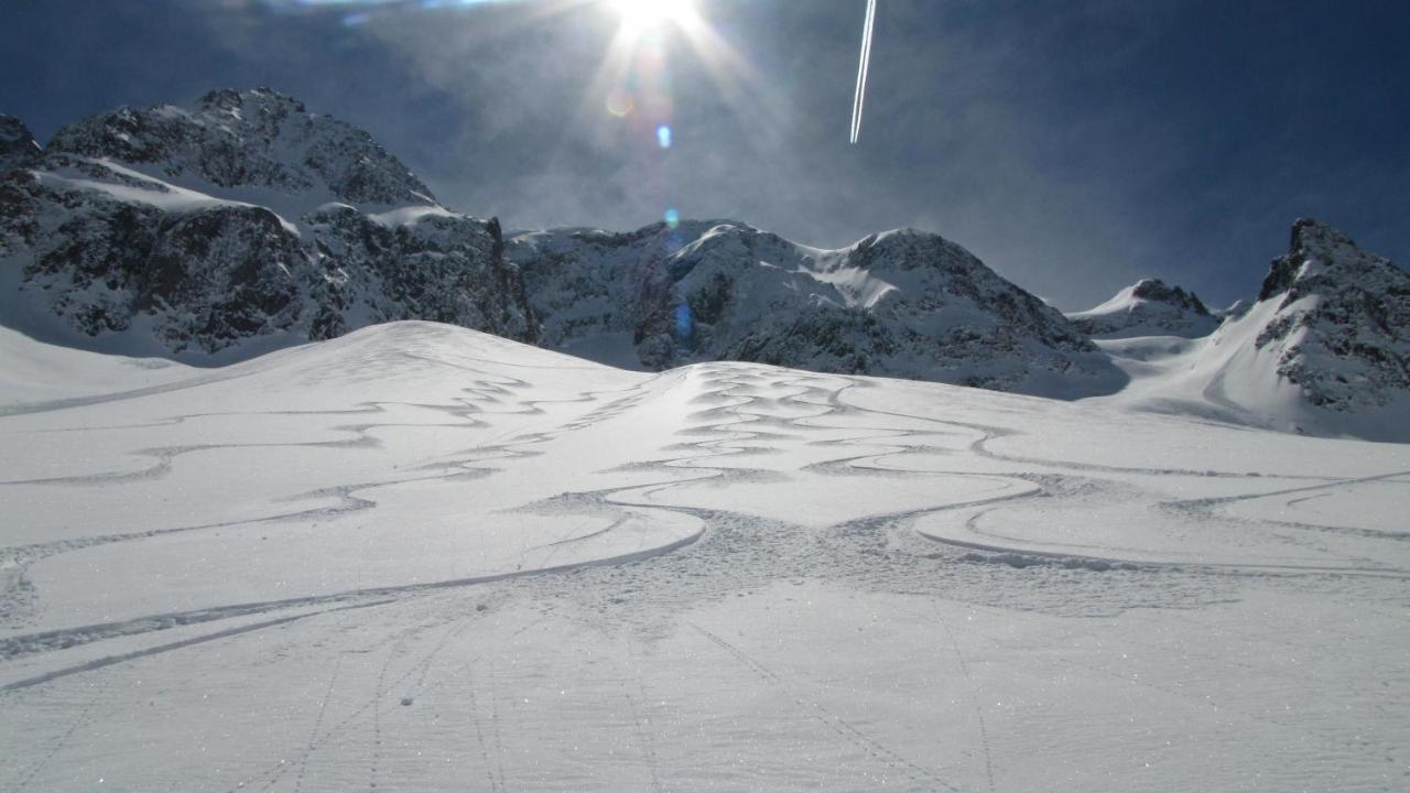Hotel Val D'Este แซ็งต์-แฌร์เวส์-เลส์-แบ็งส์ ภายนอก รูปภาพ